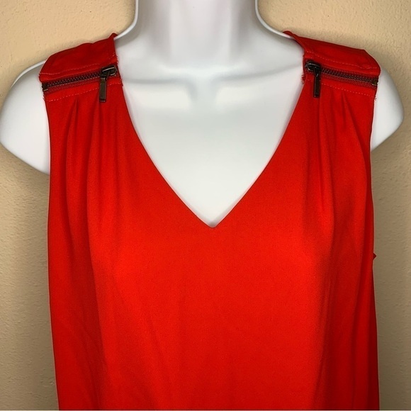 IZ Byer Red Vibrant Sleeveless Blouse Gathered Top V Neck Zip Closure - Picture 3 of 8